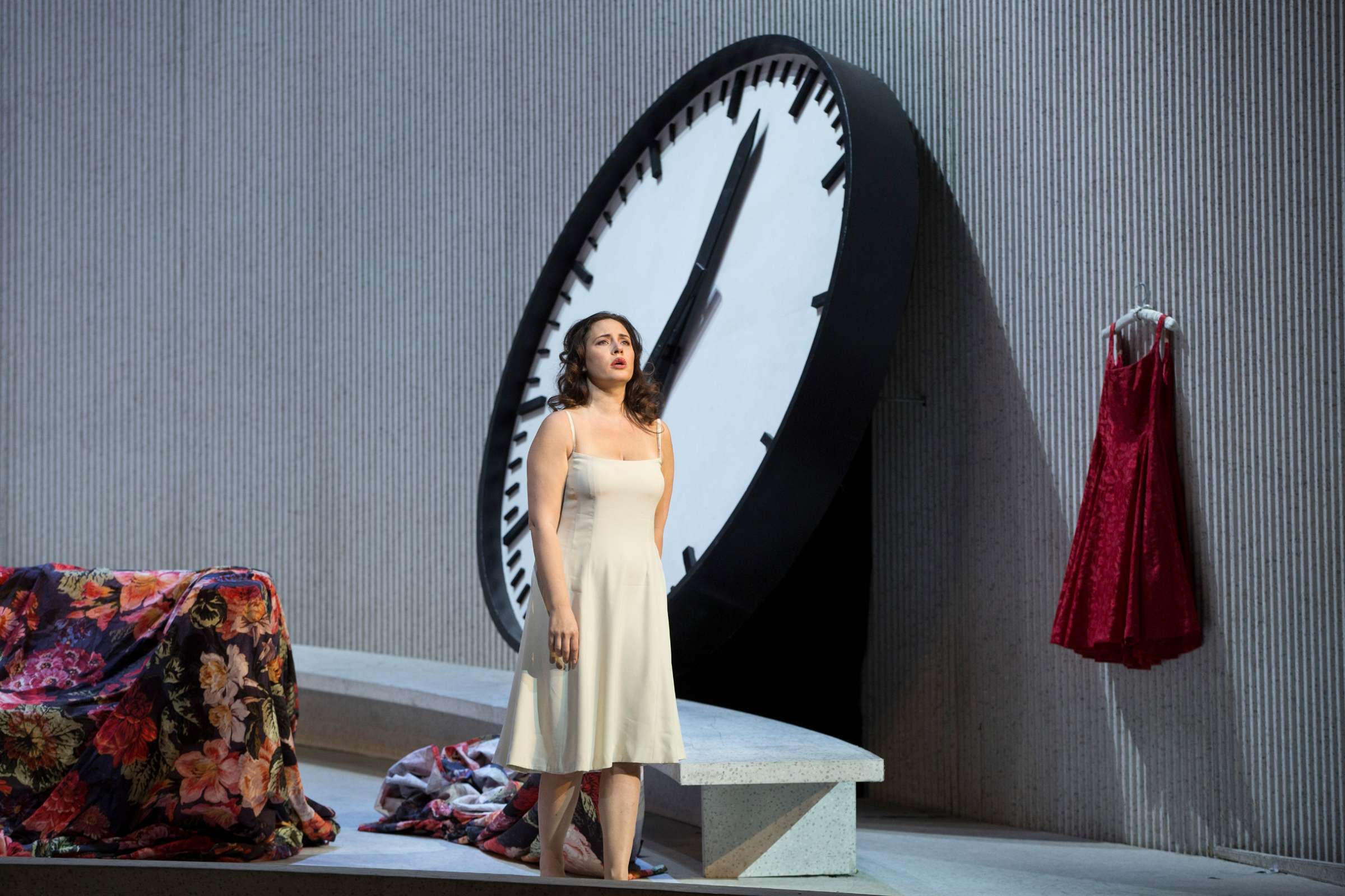 Sonya Yoncheva in the Metropolitan Opera's (former) production of Verdi's "La Traviata".