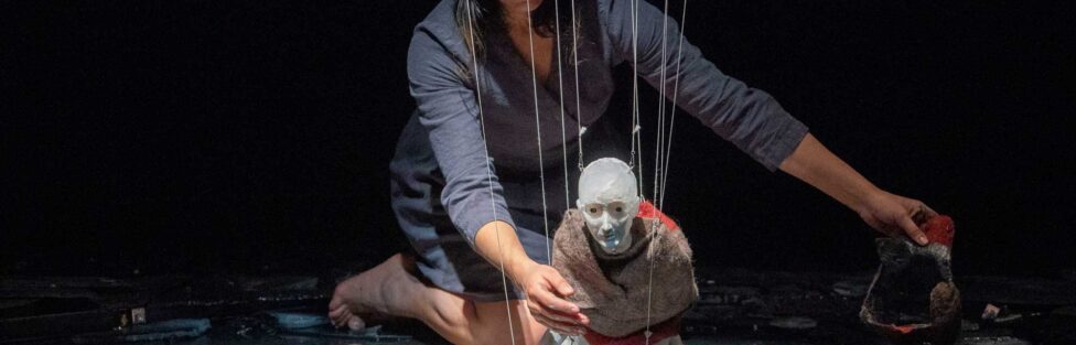 THE HANGOVER REPORT – Le Théâtre de l’Entrouvert’s ANYWHERE at HERE is oblique and ritualistic puppet theater